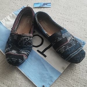 Tom's wool flats